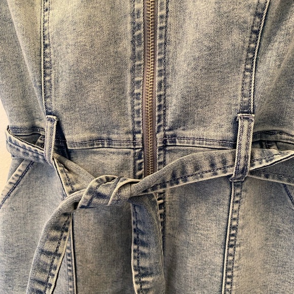 Guess Denim Belted Zip Up Dress - Picture 7 of 14